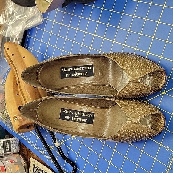Stuart Weitzman Size 7.5 Open Toe Alligator Green Pumps Needs Heel Tips - Picture 1 of 10